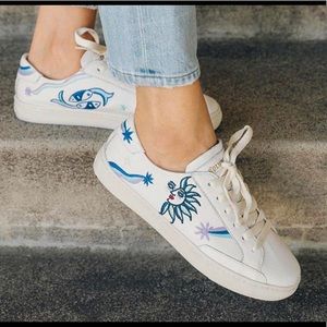 Brand new, never worn Soludos White Cosmic Star Sneakers Sz8